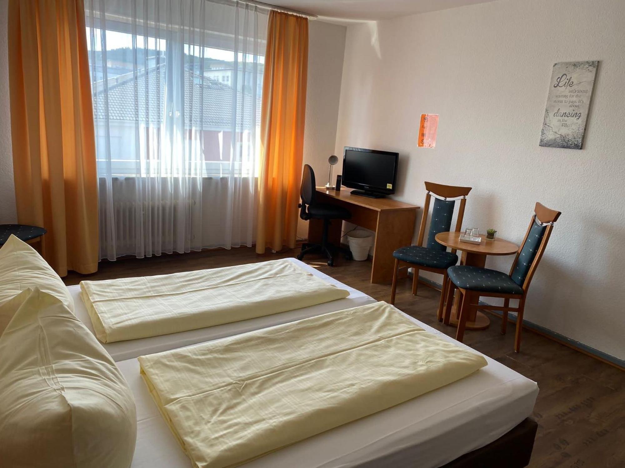 Hotel Sonne - Haus 1 Idstein Esterno foto